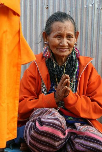 ภาพ No.17854:ธุดงค์ธรรมชัยอัญเชิญพระบรมสารีริกธาตุฯ ณ วัดบ้านขุน อำเภอฮอด จังหวัดเชียงใหม่