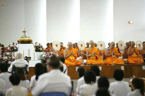 ภาพ No.17906:วันคล้ายวันละสังขารคุณยายอาจารย์มหารัตนอุบาสิกาจันทร์ ขนนกยูง วันพฤหัสที่ 10 กันยายน พ.ศ. 2558