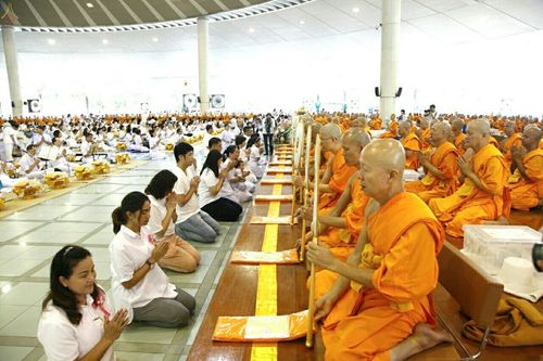 วันคล้ายวันละสังขารคุณยายอาจารย์มหารัตนอุบาสิกาจันทร์ ขนนกยูง วันพฤหัสที่ 10 กันยายน พ.ศ. 2558