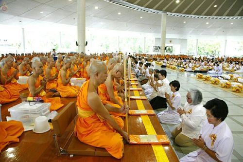 ภาพ No.17916:วันคล้ายวันละสังขารคุณยายอาจารย์มหารัตนอุบาสิกาจันทร์ ขนนกยูง วันพฤหัสที่ 10 กันยายน พ.ศ. 2558