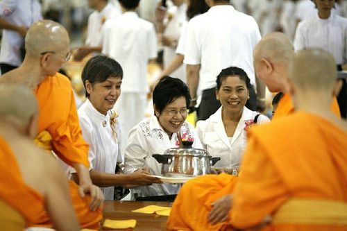 ภาพ No.17914:วันคล้ายวันละสังขารคุณยายอาจารย์มหารัตนอุบาสิกาจันทร์ ขนนกยูง วันพฤหัสที่ 10 กันยายน พ.ศ. 2558