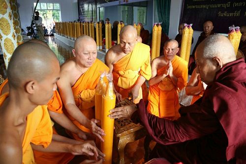 ภาพ No.17899:พิธีถวายเทียนพรรษา ผัาอาบน้ำฝน ปัจจัยไทยธรรม แด่คณะสงฆ์ 700 รูป เมืองทวาย