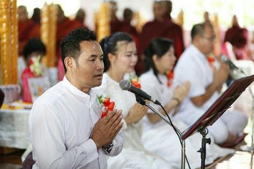 ภาพ No.17901:พิธีถวายเทียนพรรษา ผัาอาบน้ำฝน ปัจจัยไทยธรรม แด่คณะสงฆ์ 700 รูป เมืองทวาย