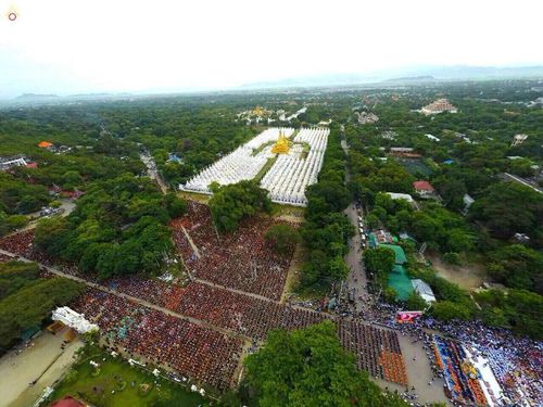ภาพ No.17931:ประมวลภาพตักบาตรพระ 10,000 รูป ครั้งแรก ณ เมืองมัณฑะเลย์