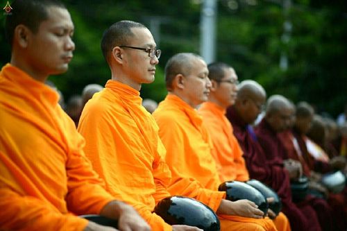 ภาพ No.17940:ประมวลภาพตักบาตรพระ 10,000 รูป ครั้งแรก ณ เมืองมัณฑะเลย์