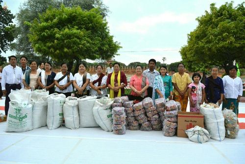 ภาพ No.17943:ประมวลภาพตักบาตรพระ 10,000 รูป ครั้งแรก ณ เมืองมัณฑะเลย์