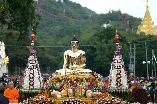 ภาพ No.17947:ประมวลภาพตักบาตรพระ 10,000 รูป ครั้งแรก ณ เมืองมัณฑะเลย์