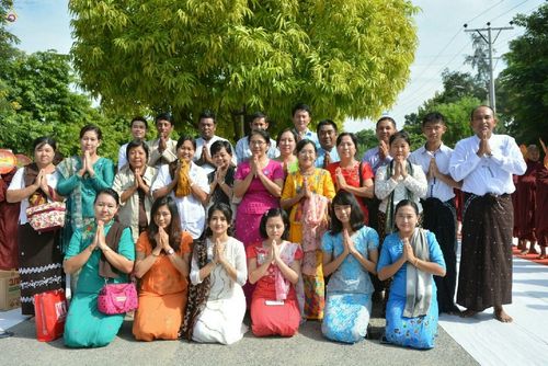 ภาพ No.17956:ประมวลภาพตักบาตรพระ 10,000 รูป ครั้งแรก ณ เมืองมัณฑะเลย์