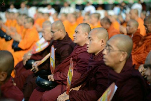 ภาพ No.17955:ประมวลภาพตักบาตรพระ 10,000 รูป ครั้งแรก ณ เมืองมัณฑะเลย์