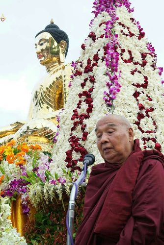 ภาพ No.17962:ประมวลภาพตักบาตรพระ 10,000 รูป ครั้งแรก ณ เมืองมัณฑะเลย์