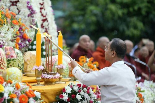 ภาพ No.17984:ประมวลภาพตักบาตรพระ 10,000 รูป ครั้งแรก ณ เมืองมัณฑะเลย์