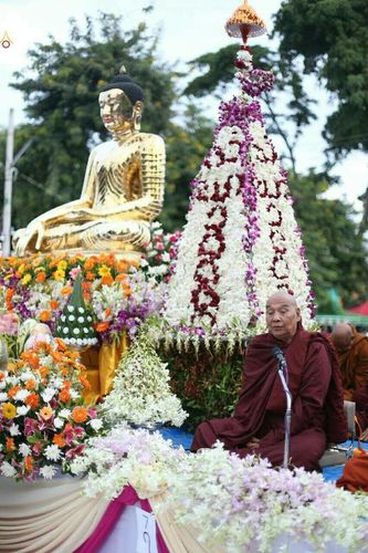 ภาพ No.17996:ประมวลภาพตักบาตรพระ 10,000 รูป ครั้งแรก ณ เมืองมัณฑะเลย์
