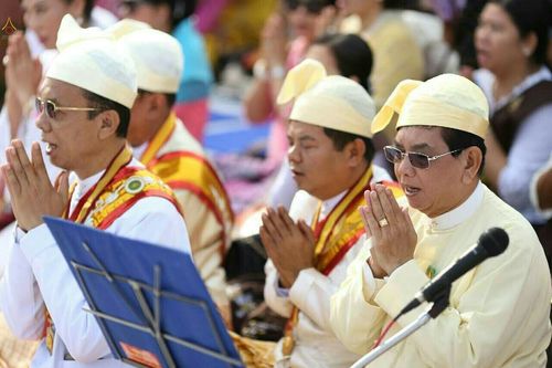 ภาพ No.18011:ประมวลภาพตักบาตรพระ 10,000 รูป ครั้งแรก ณ เมืองมัณฑะเลย์