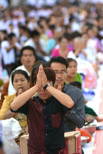 ภาพ No.18012:ประมวลภาพตักบาตรพระ 10,000 รูป ครั้งแรก ณ เมืองมัณฑะเลย์