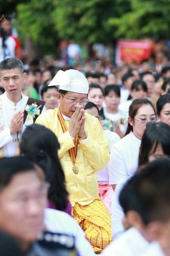 ภาพ No.18018:ประมวลภาพตักบาตรพระ 10,000 รูป ครั้งแรก ณ เมืองมัณฑะเลย์