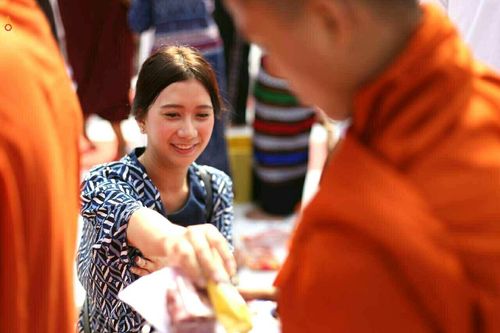 ภาพ No.18033:ประมวลภาพตักบาตรพระ 10,000 รูป ครั้งแรก ณ เมืองมัณฑะเลย์