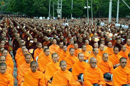 ภาพ No.18049:ประมวลภาพตักบาตรพระ 10,000 รูป ครั้งแรก ณ เมืองมัณฑะเลย์