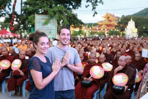 ภาพ No.18059:ประมวลภาพตักบาตรพระ 10,000 รูป ครั้งแรก ณ เมืองมัณฑะเลย์