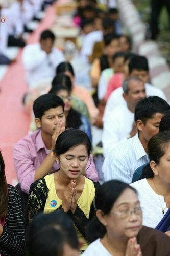 ภาพ No.18064:ประมวลภาพตักบาตรพระ 10,000 รูป ครั้งแรก ณ เมืองมัณฑะเลย์