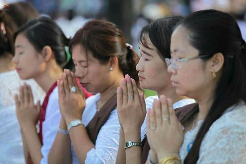 ภาพ No.18061:ประมวลภาพตักบาตรพระ 10,000 รูป ครั้งแรก ณ เมืองมัณฑะเลย์