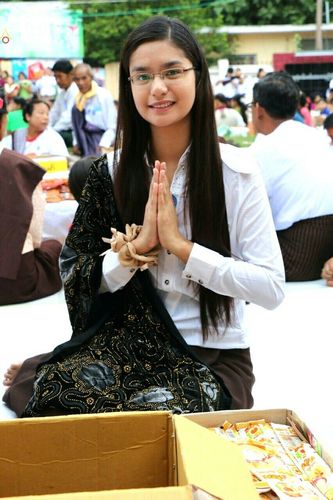 ภาพ No.18078:ประมวลภาพตักบาตรพระ 10,000 รูป ครั้งแรก ณ เมืองมัณฑะเลย์