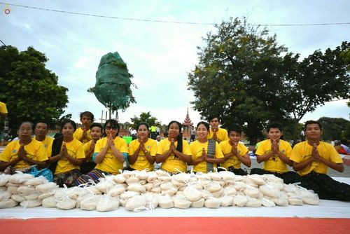 ภาพ No.18079:ประมวลภาพตักบาตรพระ 10,000 รูป ครั้งแรก ณ เมืองมัณฑะเลย์