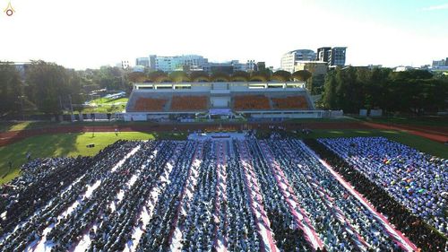 ประมวลภาพตักบาตรพระ 775 รูป ต้อนรับ Freshy KU 75 