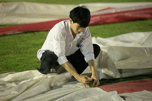 ภาพ No.18128:ประมวลภาพตักบาตรพระ 775 รูป ต้อนรับ Freshy KU 75 