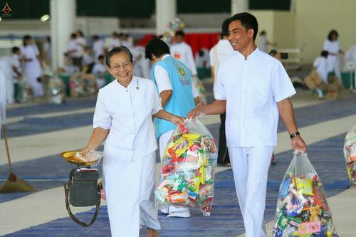 ภาพ No.18227:ประมวลภาพวันครูผู้ค้นพบวิชชาธรรมกาย 27 กันยายน พ.ศ. 2558 ณ วัดพระธรรมกาย