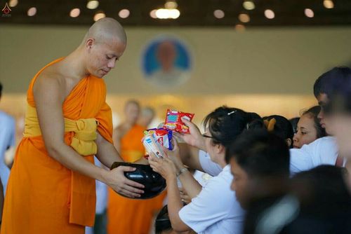 ภาพ No.18302:ประมวลภาพวันครูผู้ค้นพบวิชชาธรรมกาย 27 กันยายน พ.ศ. 2558 ณ วัดพระธรรมกาย