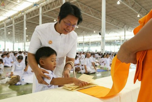 ภาพ No.18317:ประมวลภาพวันครูผู้ค้นพบวิชชาธรรมกาย 27 กันยายน พ.ศ. 2558 ณ วัดพระธรรมกาย