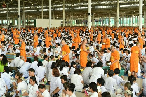 ภาพ No.18727:วันคล้ายวันเกิด 131 ปี พระมงคลเทพมุนี (สด จนฺทสโร) หลวงปู่วัดปากน้ำ ภาษีเจริญ ผู้ค้นพบวิชชาธรรมกาย วันเสาร์ที่ 10 ตุลาคม พ.ศ. 2558