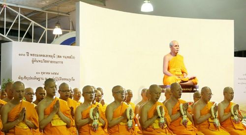 ภาพ No.18751:วันคล้ายวันเกิด 131 ปี พระมงคลเทพมุนี (สด จนฺทสโร) หลวงปู่วัดปากน้ำ ภาษีเจริญ ผู้ค้นพบวิชชาธรรมกาย วันเสาร์ที่ 10 ตุลาคม พ.ศ. 2558