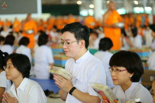 ภาพ No.18758:วันคล้ายวันเกิด 131 ปี พระมงคลเทพมุนี (สด จนฺทสโร) หลวงปู่วัดปากน้ำ ภาษีเจริญ ผู้ค้นพบวิชชาธรรมกาย วันเสาร์ที่ 10 ตุลาคม พ.ศ. 2558