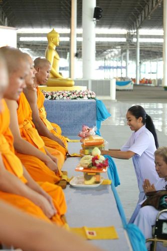 ภาพ No.18768:วันคล้ายวันเกิด 131 ปี พระมงคลเทพมุนี (สด จนฺทสโร) หลวงปู่วัดปากน้ำ ภาษีเจริญ ผู้ค้นพบวิชชาธรรมกาย วันเสาร์ที่ 10 ตุลาคม พ.ศ. 2558