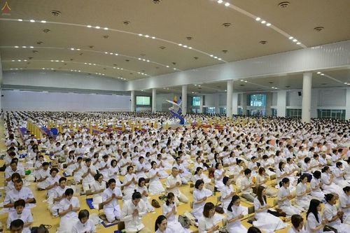 ภาพ No.18780:วันคล้ายวันเกิด 131 ปี พระมงคลเทพมุนี (สด จนฺทสโร) หลวงปู่วัดปากน้ำ ภาษีเจริญ ผู้ค้นพบวิชชาธรรมกาย วันเสาร์ที่ 10 ตุลาคม พ.ศ. 2558