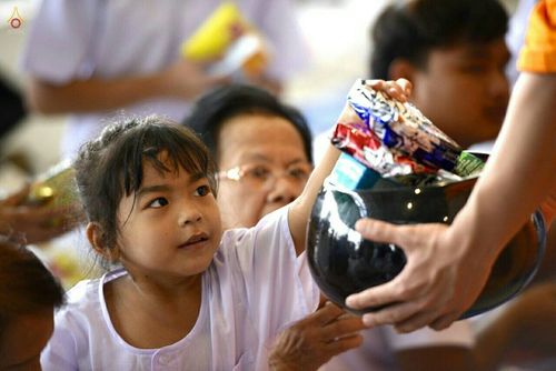 ภาพ No.18781:วันคล้ายวันเกิด 131 ปี พระมงคลเทพมุนี (สด จนฺทสโร) หลวงปู่วัดปากน้ำ ภาษีเจริญ ผู้ค้นพบวิชชาธรรมกาย วันเสาร์ที่ 10 ตุลาคม พ.ศ. 2558