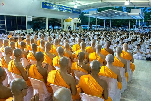 ภาพ No.18786:วันคล้ายวันเกิด 131 ปี พระมงคลเทพมุนี (สด จนฺทสโร) หลวงปู่วัดปากน้ำ ภาษีเจริญ ผู้ค้นพบวิชชาธรรมกาย วันเสาร์ที่ 10 ตุลาคม พ.ศ. 2558