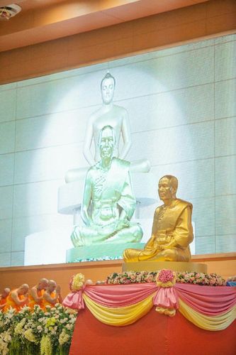 ภาพ No.18790:วันคล้ายวันเกิด 131 ปี พระมงคลเทพมุนี (สด จนฺทสโร) หลวงปู่วัดปากน้ำ ภาษีเจริญ ผู้ค้นพบวิชชาธรรมกาย วันเสาร์ที่ 10 ตุลาคม พ.ศ. 2558