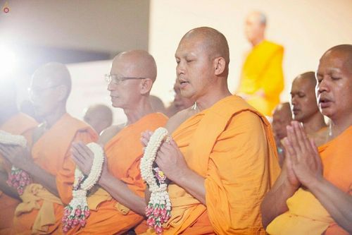 ภาพ No.18795:วันคล้ายวันเกิด 131 ปี พระมงคลเทพมุนี (สด จนฺทสโร) หลวงปู่วัดปากน้ำ ภาษีเจริญ ผู้ค้นพบวิชชาธรรมกาย วันเสาร์ที่ 10 ตุลาคม พ.ศ. 2558