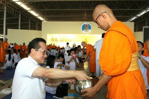 ภาพ No.18808:วันคล้ายวันเกิด 131 ปี พระมงคลเทพมุนี (สด จนฺทสโร) หลวงปู่วัดปากน้ำ ภาษีเจริญ ผู้ค้นพบวิชชาธรรมกาย วันเสาร์ที่ 10 ตุลาคม พ.ศ. 2558