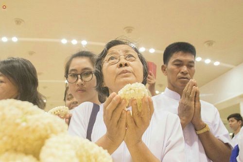 ภาพ No.18810:วันคล้ายวันเกิด 131 ปี พระมงคลเทพมุนี (สด จนฺทสโร) หลวงปู่วัดปากน้ำ ภาษีเจริญ ผู้ค้นพบวิชชาธรรมกาย วันเสาร์ที่ 10 ตุลาคม พ.ศ. 2558