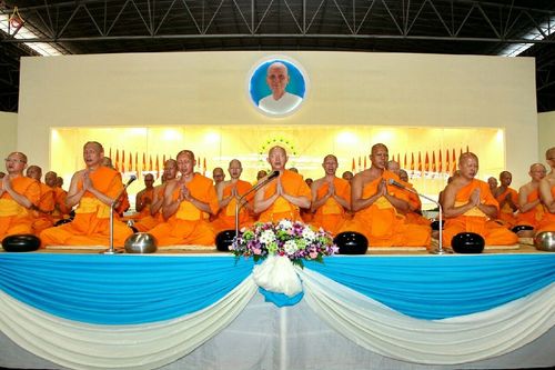 ภาพ No.18815:วันคล้ายวันเกิด 131 ปี พระมงคลเทพมุนี (สด จนฺทสโร) หลวงปู่วัดปากน้ำ ภาษีเจริญ ผู้ค้นพบวิชชาธรรมกาย วันเสาร์ที่ 10 ตุลาคม พ.ศ. 2558