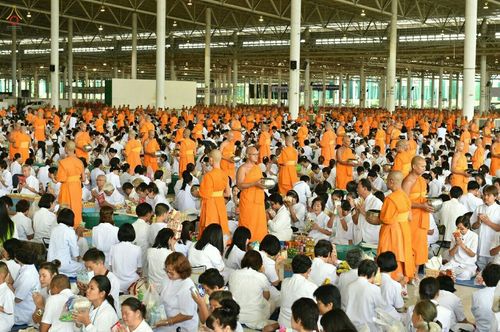 ภาพ No.18822:วันคล้ายวันเกิด 131 ปี พระมงคลเทพมุนี (สด จนฺทสโร) หลวงปู่วัดปากน้ำ ภาษีเจริญ ผู้ค้นพบวิชชาธรรมกาย วันเสาร์ที่ 10 ตุลาคม พ.ศ. 2558