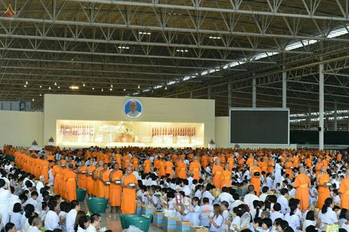 ภาพ No.18844:วันคล้ายวันเกิด 131 ปี พระมงคลเทพมุนี (สด จนฺทสโร) หลวงปู่วัดปากน้ำ ภาษีเจริญ ผู้ค้นพบวิชชาธรรมกาย วันเสาร์ที่ 10 ตุลาคม พ.ศ. 2558