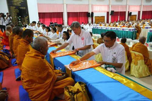 ภาพ No.29546:พิธีถวายสังฆทานแด่คณะสงฆ์ 323 วัด ใน 4 จังหวัดภาคใต้ ครั้งที่ 117