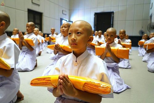 ภาพ No.18904:ประมวลภาพพิธีบรรพชาสามเณรยุวธรรมทายาท รุ่น 24 โครงการ 2