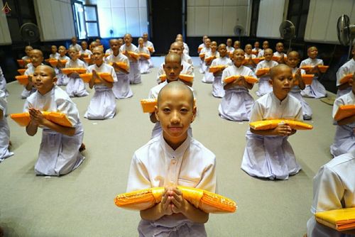 ภาพ No.18911:ประมวลภาพพิธีบรรพชาสามเณรยุวธรรมทายาท รุ่น 24 โครงการ 2