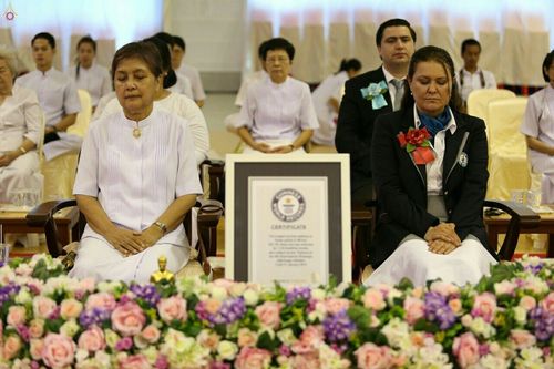 ภาพ No.18936:ประมวลภาพพิธีถวายใบประกาศเกียรติคุณกินเนสส์ เวิลด์ เรคคอร์ดปีที่ 4