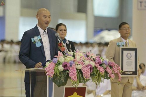ภาพ No.18939:ประมวลภาพพิธีถวายใบประกาศเกียรติคุณกินเนสส์ เวิลด์ เรคคอร์ดปีที่ 4